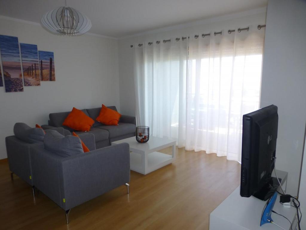 Appartement Algarve T2 apartment with pool and balcony in Olhão Urbanização Marina Village 2, 8700-132 Olhão