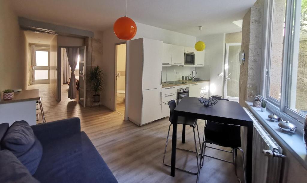 Appartement Alice & Jeanne 2 bis Rue Sainte-Claire, 32700 Lectoure