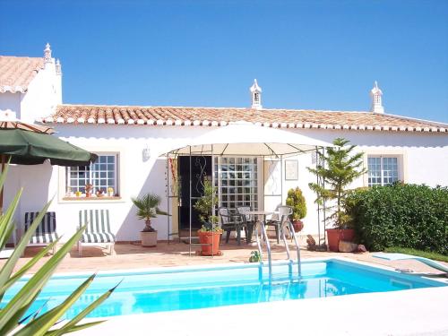 All houses are located in a finely restored Quinta Odiáxere portugal