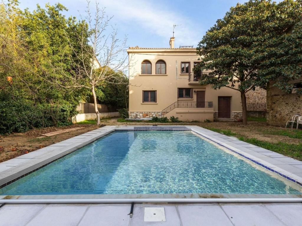 Maison de vacances Alluring Holiday Home in Estagel with Private Pool , 66310 Estagel