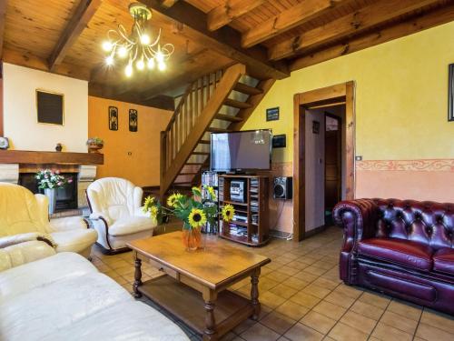 Maison de vacances Alluring holiday home in Ste Eulalie en Born with pool  Sainte-Eulalie-en-Born