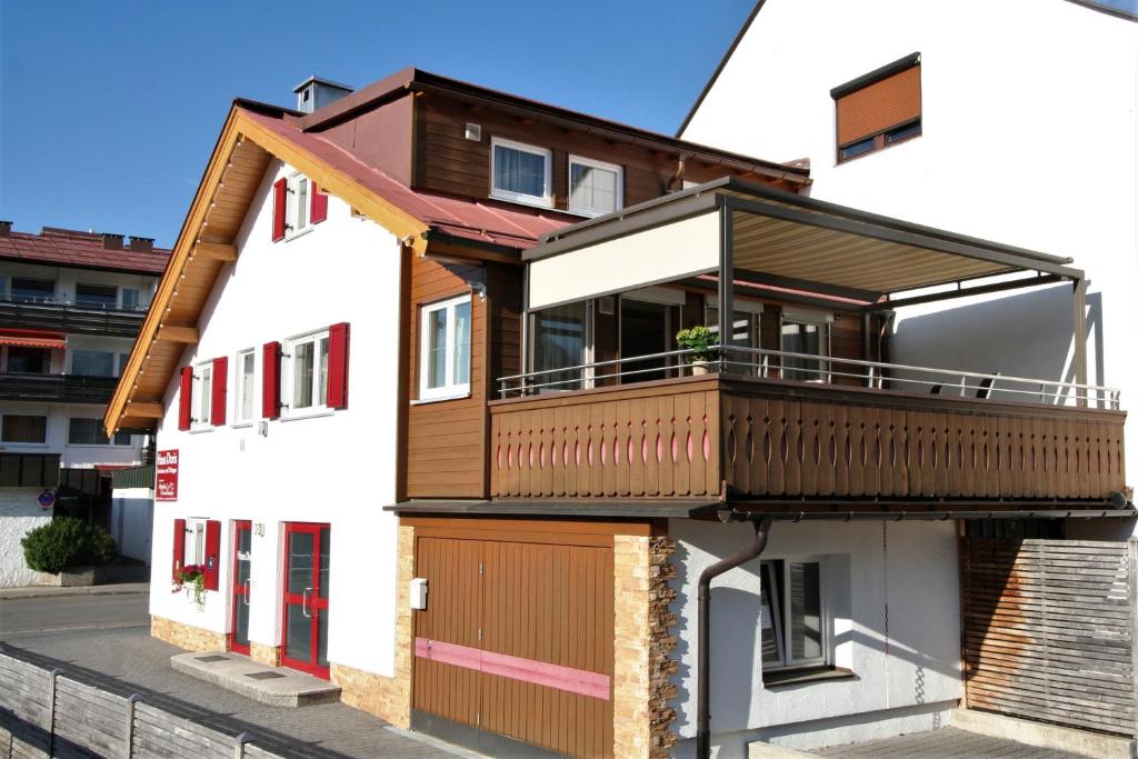 Maison de vacances Alpenflair Ferienwohnungen \ Sonnenstr.10a Haus Doris, 87561 Oberstdorf
