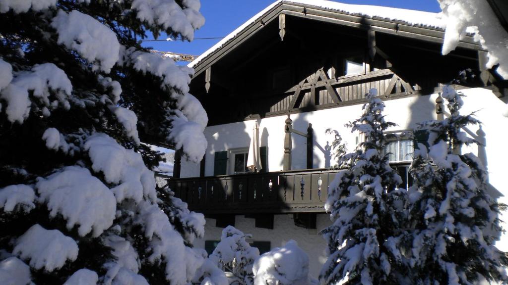 Appartements Alpenlodge Ehrwalderstraße 4, 82467 Garmisch-Partenkirchen