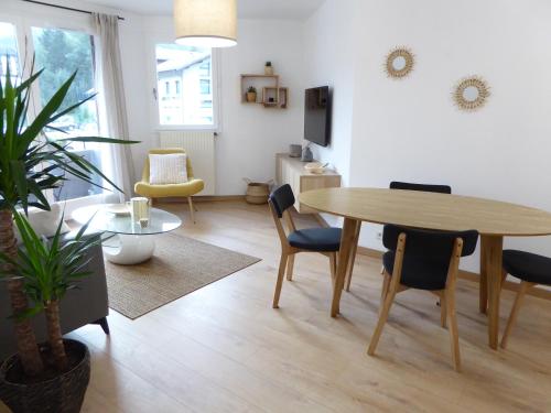 Appartement ALPINES 2 /près du funiculaire et gare sncf-garage privé-terrasse sud-46m2 Résidence le Bergentrum, App18, 1er étage 319 Route de Montrigon Bourg-Saint-Maurice