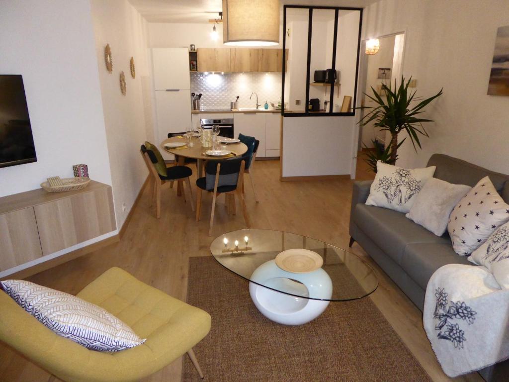 Appartement ALPINES 2 /près du funiculaire et gare sncf-garage privé-terrasse sud-46m2 Résidence le Bergentrum, App18, 1er étage 319 Route de Montrigon, 73700 Bourg-Saint-Maurice