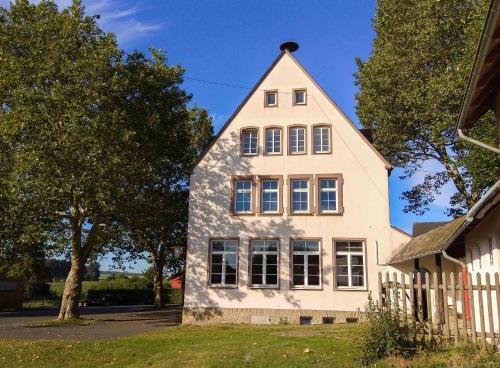 Alte Schule Gästehaus - Fräulein Apartment Bitburg allemagne
