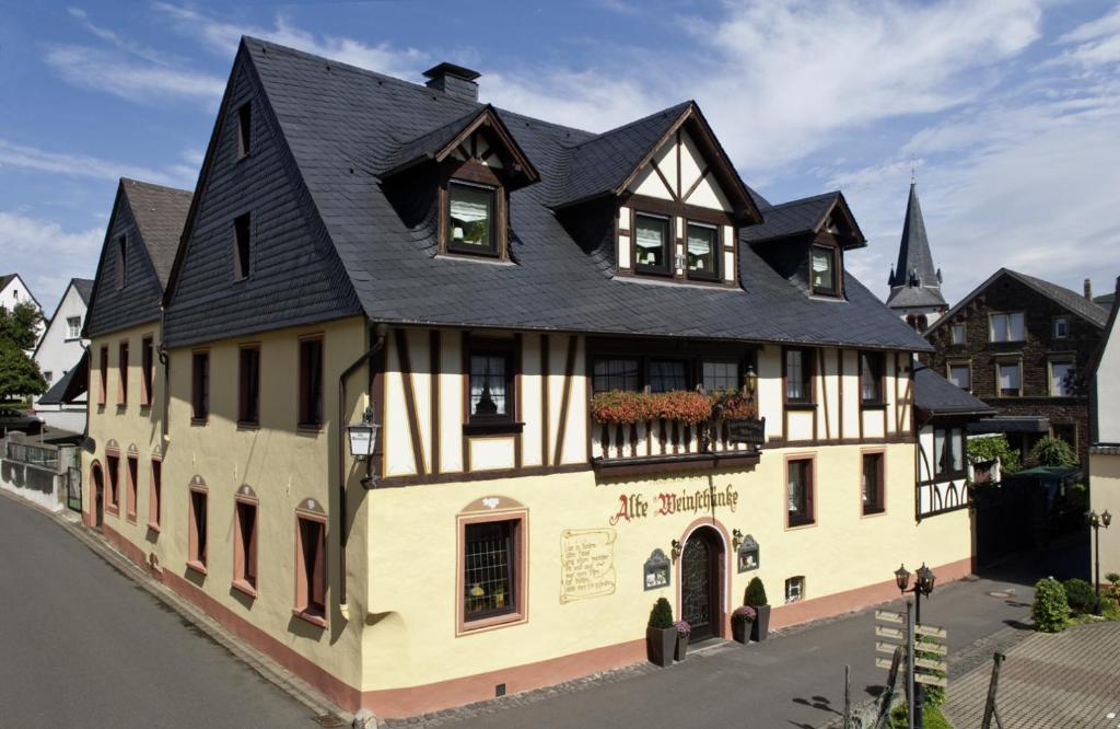 Auberge Alte Weinschänke Kurfürstenstraße 35, 56821 Ellenz-Poltersdorf