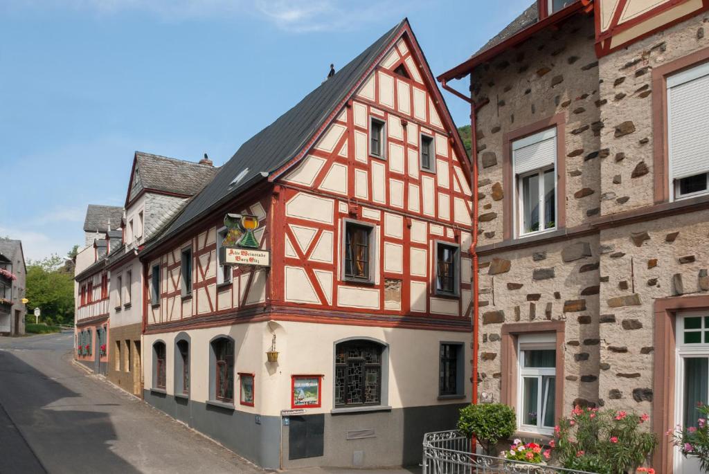 B&B / Chambre d'hôtes Alte Weinstube Burg Eltz Burg-Eltz-Weg 2, 56253 Treis-Karden