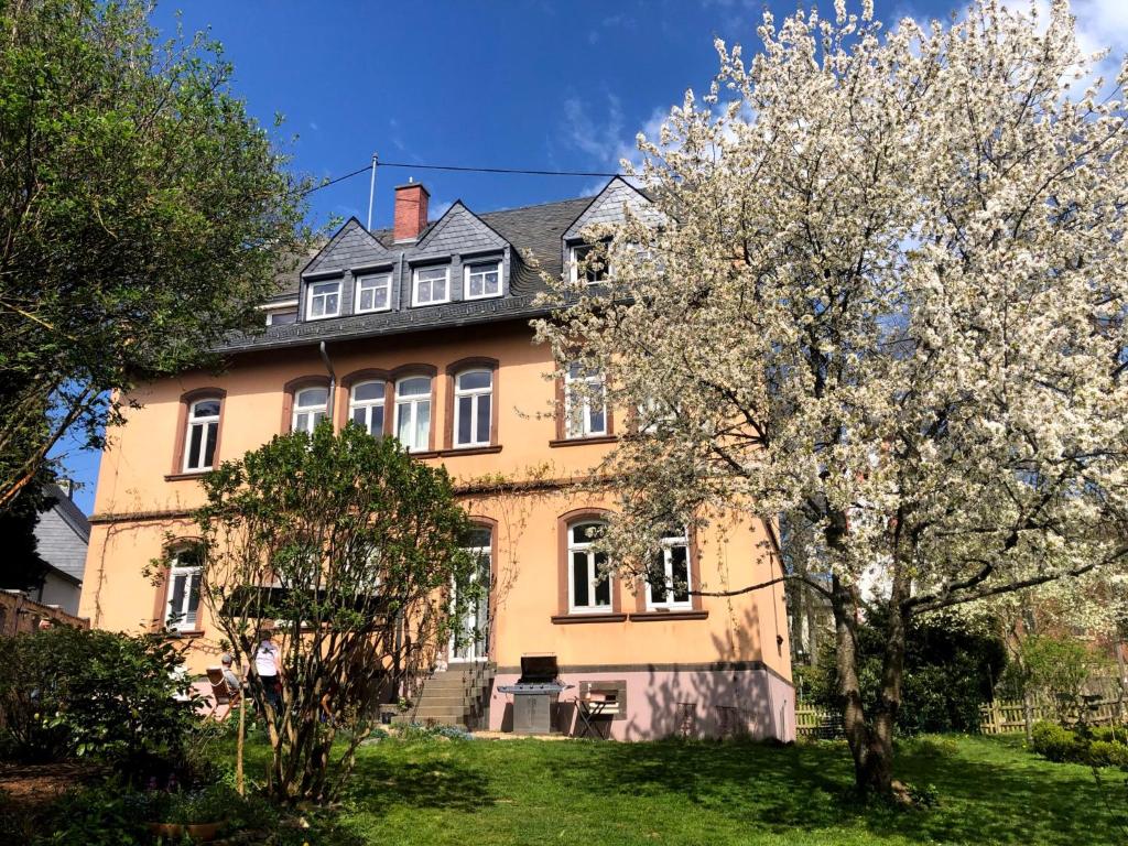 Appartements Altes Pfarrhaus Gondershausen Rhein-Mosel-Straße 82, 56283 Gondershausen