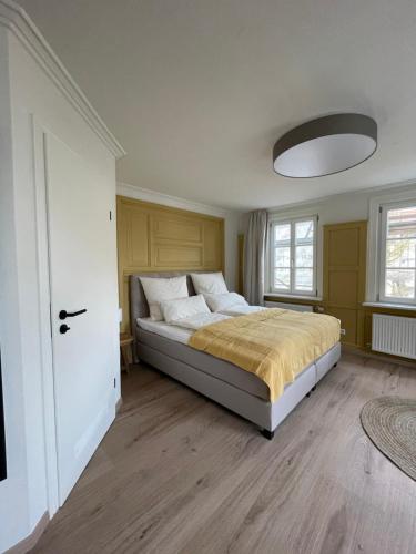 B&B / Chambre d'hôtes Altes Rathaus Altes Rathaus, Hauptstraße 2, Stetten am Heuchelberg Schwaigern