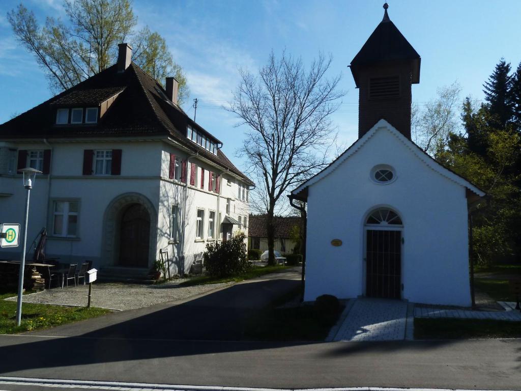 Appartement Altes Schulhaus Dorfstraße 10, 88260 Argenbühl