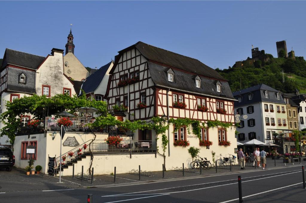 B&B / Chambre d'hôtes Altes Zollhaus Moselstraße 26, 56814 Beilstein