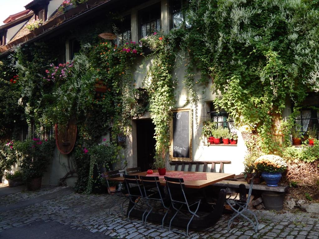 Maison d'hôtes Altfraenkische Weinstube Klosterhof 7, 91541 Rothenburg ob der Tauber