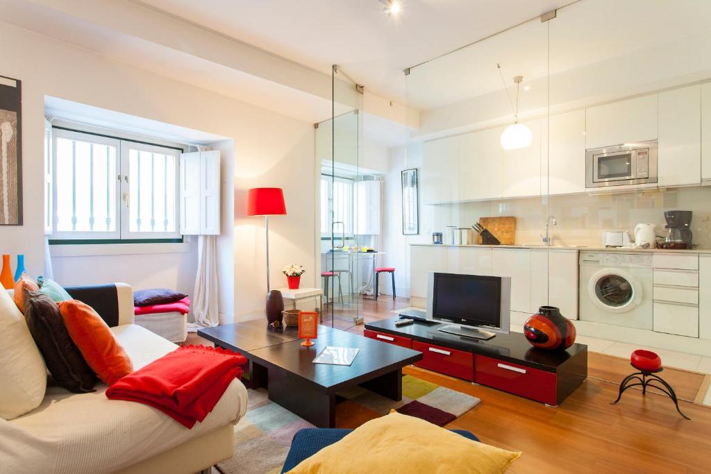 Appartement ALTIDO Color-block studio with workspace &free parking at the heart of Santa Catarina 150 Rua Poço dos Negros 9A, 1200-349 Lisbonne