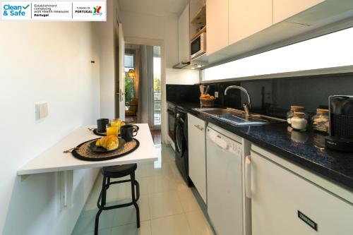 Appartement ALTIDO Cosy Studio with terrace 903 Rua de Costa Cabral Porto