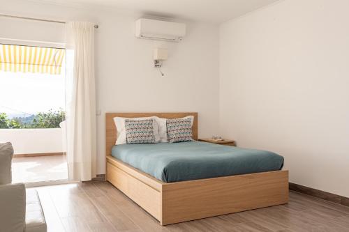 Appartement ALTIDO Cosy studio wtih parking and garden Rua de Faro Colmeal