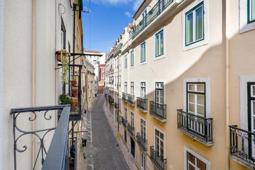 Appartements ALTIDO Elegant apartments moments from Carmo Convent, in Bairro Alto 31 Rua da Condessa Lisbonne