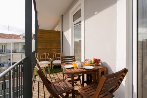 ALTIDO Elegant City Deluxe Apartment & ALTIDO Luxurious 3-bedroom Apt with Terrace in Intendente Lisbonne portugal