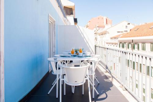 ALTIDO Joyful 2BR Apt with terrace nearby São Bento Palace Lisbonne portugal