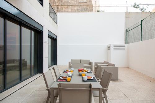 ALTIDO Luxurious and Spacious 1-bed Apt with huge terrace by Parque subway Lisbonne portugal