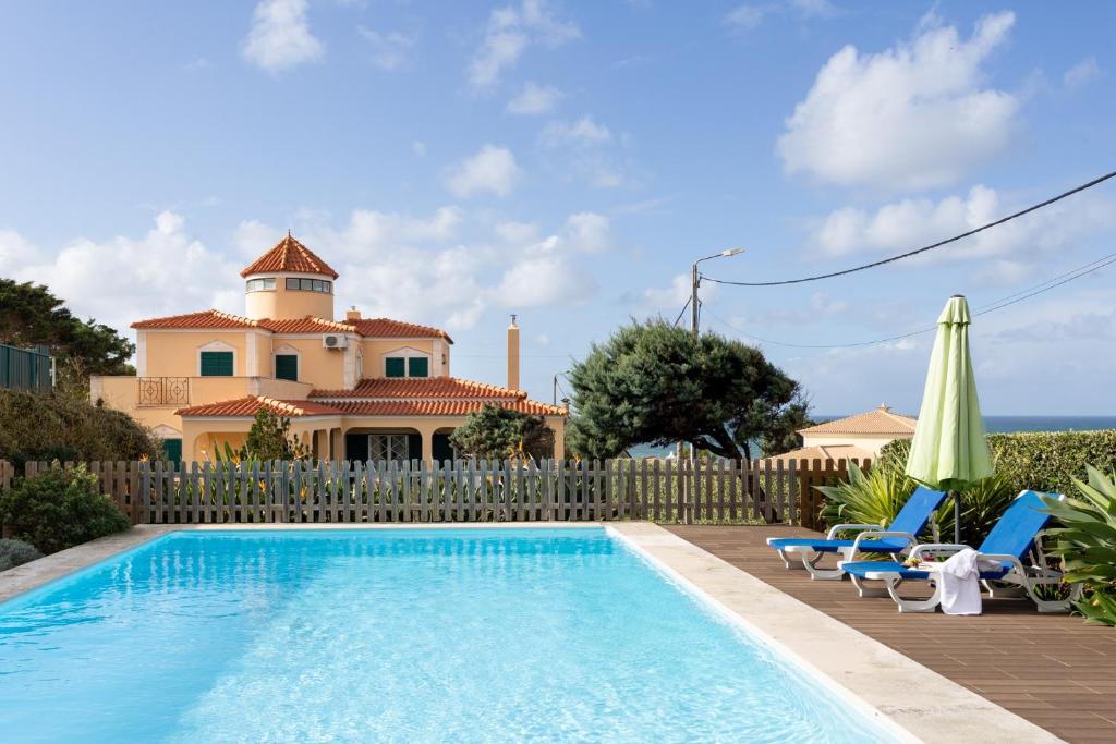 Villa ALTIDO Splendid 4-BR House with Swimming Pool and Sea View 137 Estrada do Rodízio, 2705-029 Colares