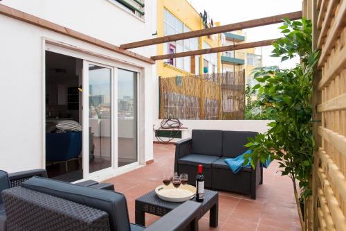 ALTIDO Superb 1-bed Apt with workspace and terrace, close to Avenida da Liberdade Lisbonne portugal
