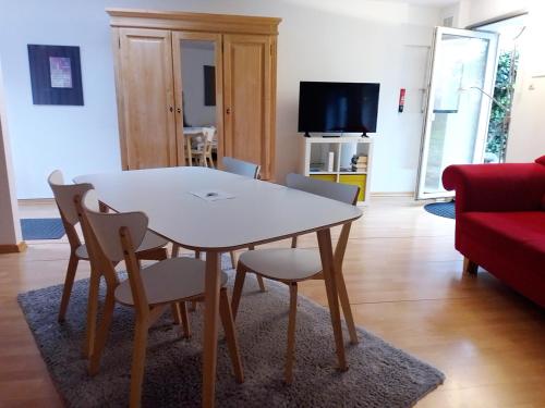 Appartement Altstadt Bonn mit eigenem Parkplatz und Garten 32 Heerstraße Bonn