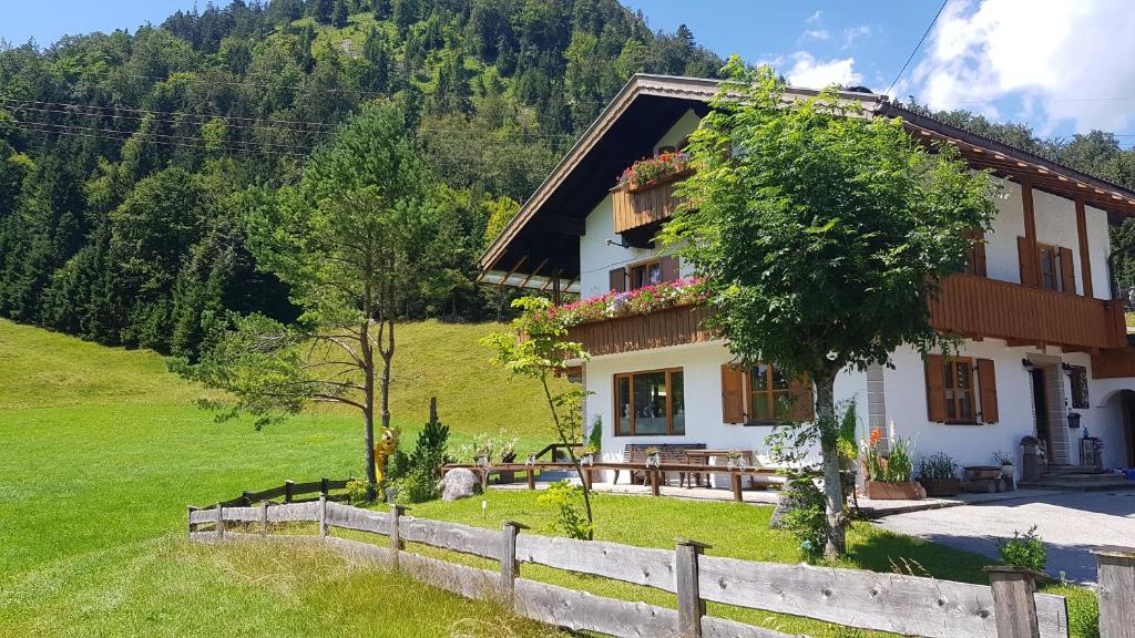 Appartement Am alten Skihang 17 Walchenseestraße, 82499 Wallgau