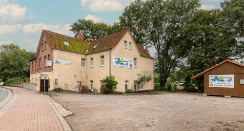 Hôtel Am Kōnigszinnenberg Linser Straße 12 Bodenwerder