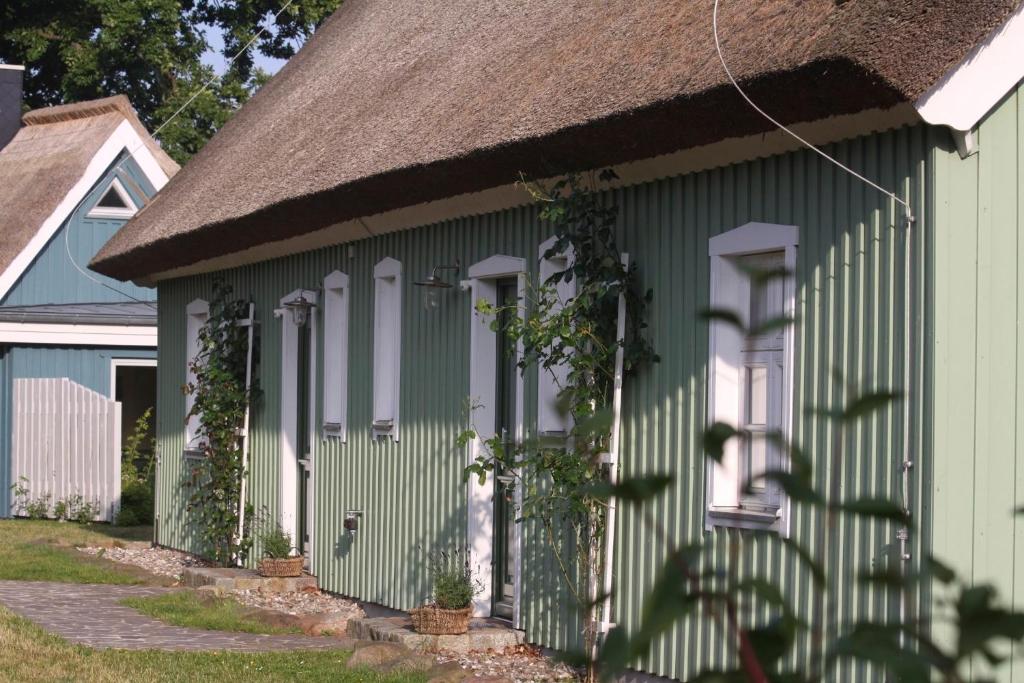 Appartement Am Trommelplatz - Ferienwohnung 4 Trommelplatz 1, 18375 Wieck