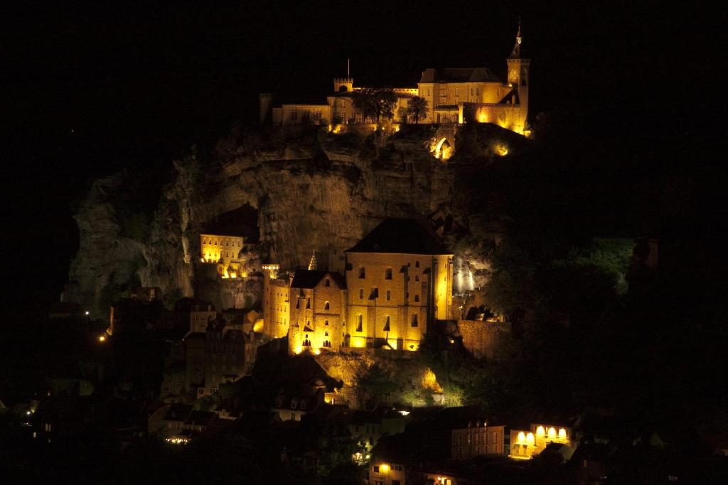 Hôtel Amadour Hôtel Place de L'europe - l'Hospitalet, 46500 Rocamadour