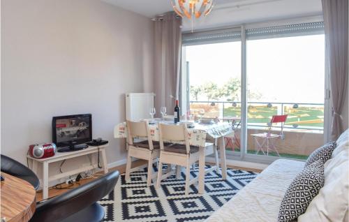 Amazing apartment in Grandcamp Maisy with 1 Bedrooms and WiFi Grandcamp-Maisy france