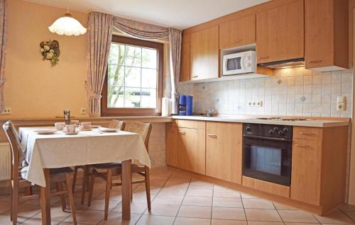 Appartement Amazing apartment in Winterberg-Altenfeld with 2 Bedrooms and WiFi  Winterberg