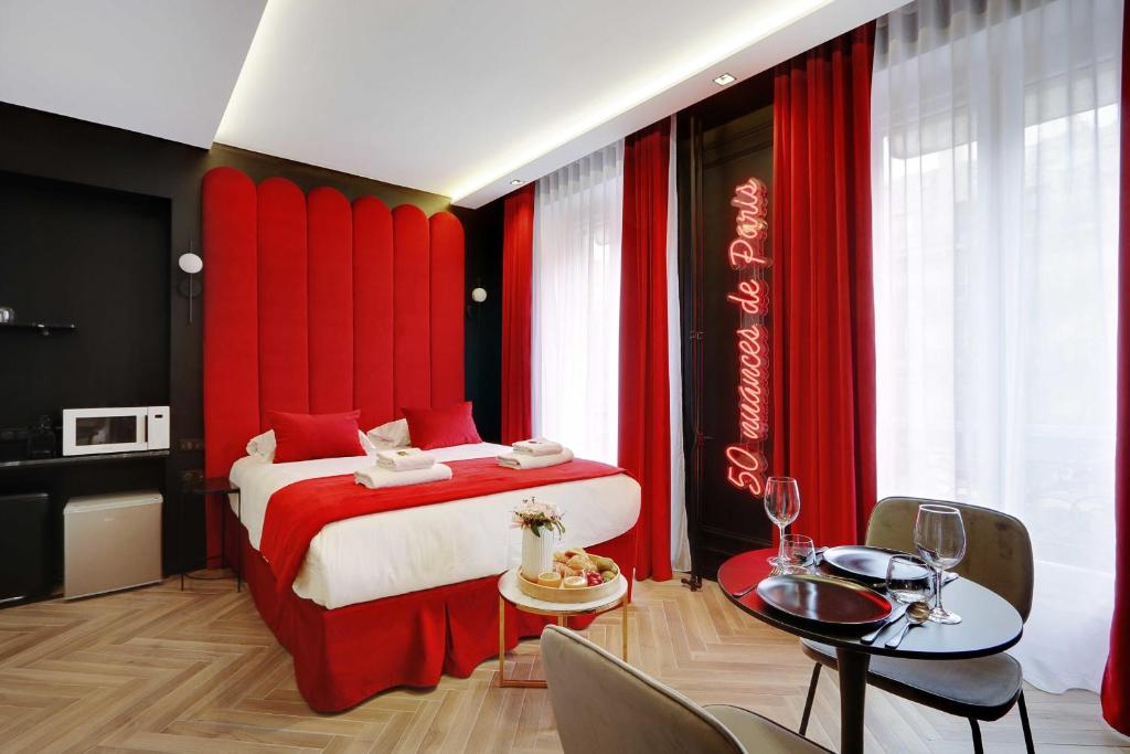 Maison de vacances Amazing Bedroom with Jacuzzi - 2P - Châtelet - Louvre 19 boulevard Sebastopol, 75001 Paris