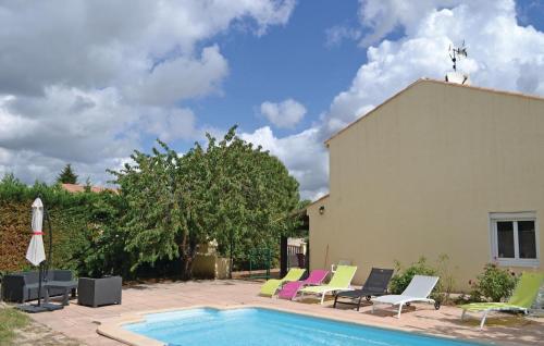 Amazing home in Bassan with 4 Bedrooms, WiFi and Outdoor swimming pool Bassan france
