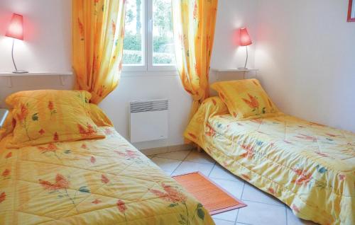 Maison de vacances Amazing home in Beauville with 2 Bedrooms, Private swimming pool and Outdoor swimming pool  Beauville