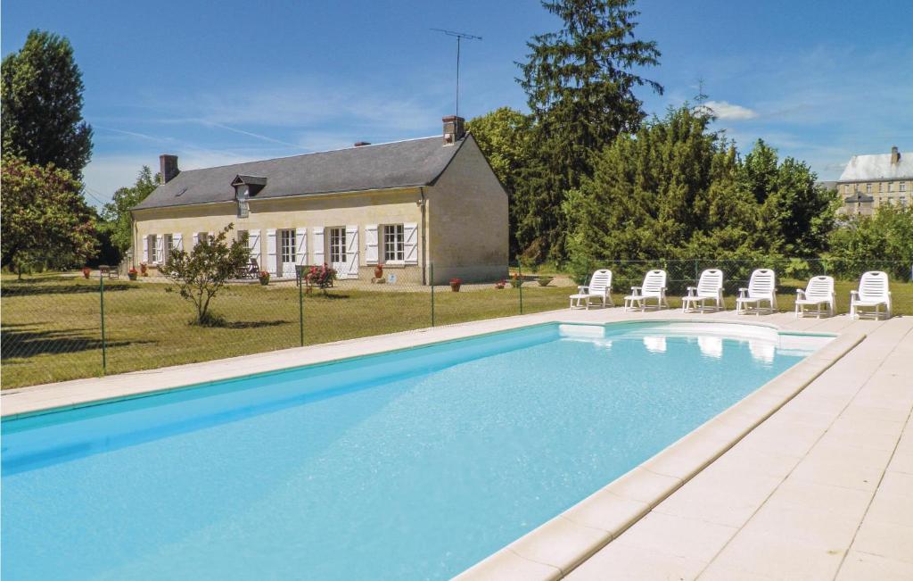 Maison de vacances Amazing home in Bourgueil with 4 Bedrooms, WiFi and Outdoor swimming pool , 37140 Bourgueil