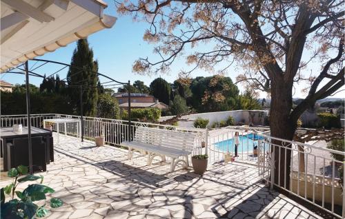 Maison de vacances Amazing home in Creissan with 3 Bedrooms, WiFi and Outdoor swimming pool  Creissan