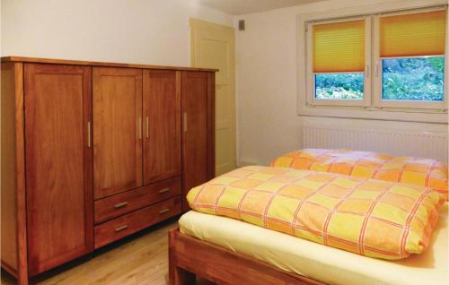 Maison de vacances Amazing home in Crinitzberg with 1 Bedrooms and WiFi  Bärenwalde