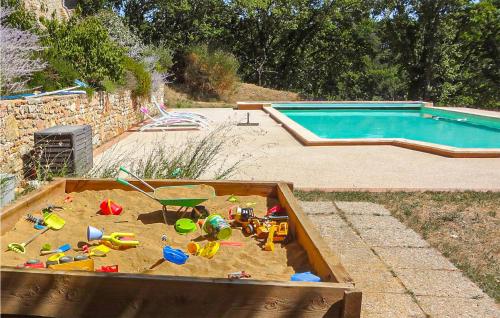 Maison de vacances Amazing home in Dieulefit with Outdoor swimming pool, WiFi and 1 Bedrooms  Dieulefit