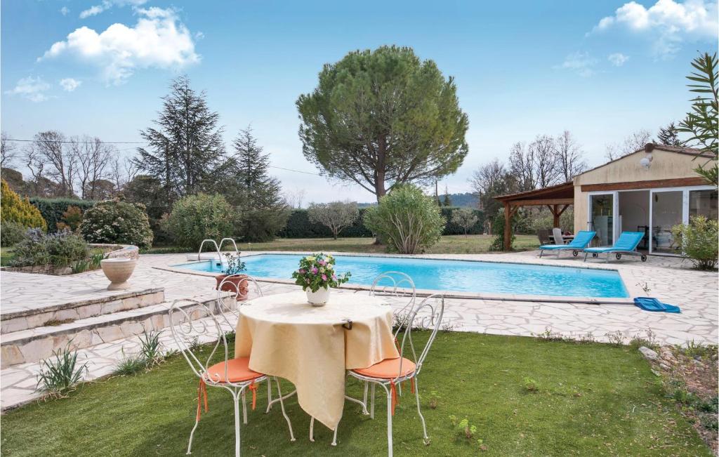 Maison de vacances Amazing home in Figanieres with 1 Bedrooms, Outdoor swimming pool and Swimming pool , 83830 Figanières