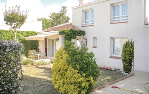 Maison de vacances Amazing home in La Faute sur Mer with 3 Bedrooms and WiFi  La Faute-sur-Mer