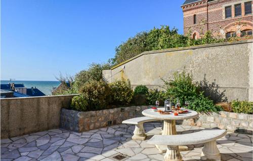 Amazing home in Mers-les-Bains with 4 Bedrooms and WiFi Mers-les-Bains france