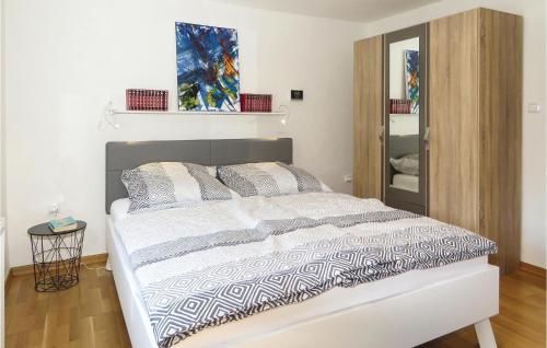 Maison de vacances Amazing home in Monschau-Hfen with 4 Bedrooms and WiFi  Höfen