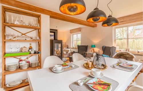 Maison de vacances Amazing home in Osterhever with 4 Bedrooms and WiFi  Osterhever