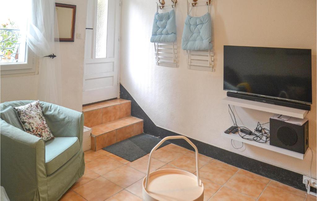 Maison de vacances Amazing home in Saint-Gervais-sur-Mare with 2 Bedrooms , 34610 Saint-Gervais-sur-Mare