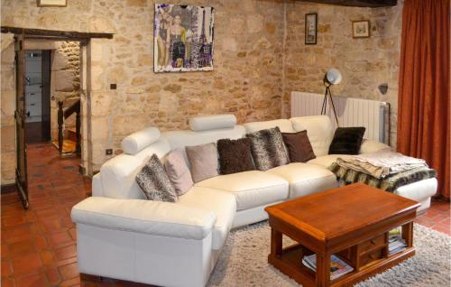 Amazing home in Saint-Jean-d'Angle with WiFi and 2 Bedrooms Saint-Jean-dʼAngle france
