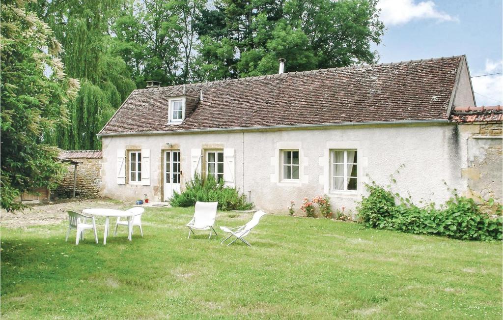 Maison de vacances Amazing home in St, Jean Aux Amognes with 1 Bedrooms and WiFi , 58270 Saint-Sulpice