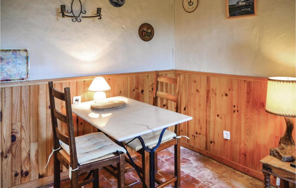 Maison de vacances Amazing home in St, Philbert du Peuple with 1 Bedrooms and WiFi , 49160 Les Magnils