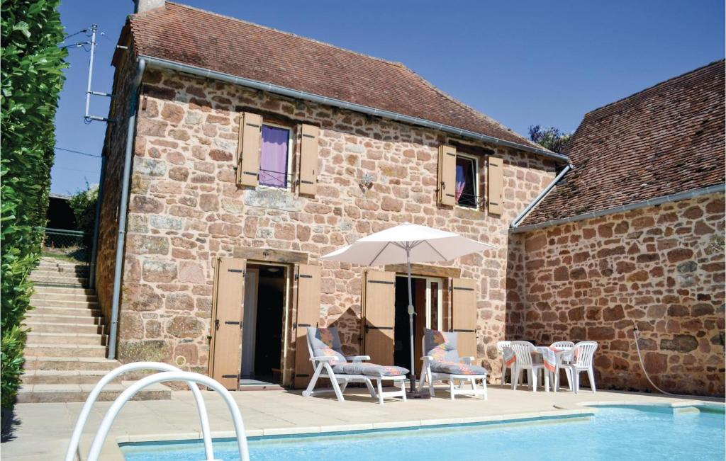 Maison de vacances Amazing home in Teillots-Puy Redon with 2 Bedrooms, Private swimming pool and Outdoor swimming pool , 24390 Coubjours
